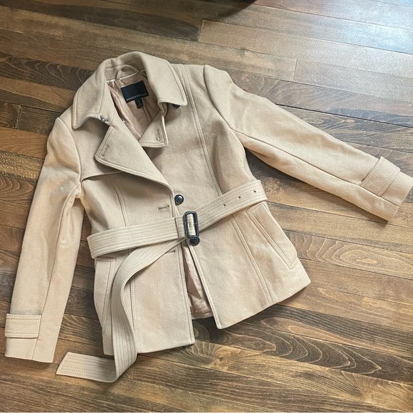 Banana Republic Jackets & Blazers - Like new Banana Republic coat